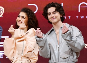 Timothée y Zendaya, la pareja de moda que se viste igual y arrasa en la alfombra roja. ¿Qué sorpresas nos preparan para los Oscar?