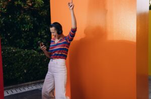 Baila solo en tu sala (y sanarás más de lo que crees)