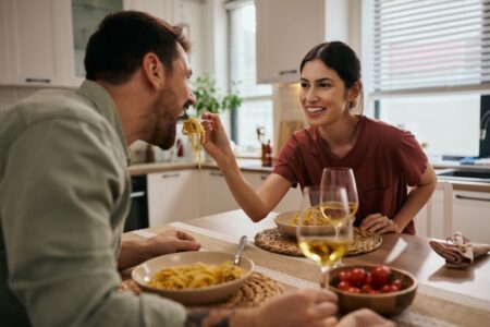 Comida que abraza: el poder emocional de las recetas de siempre